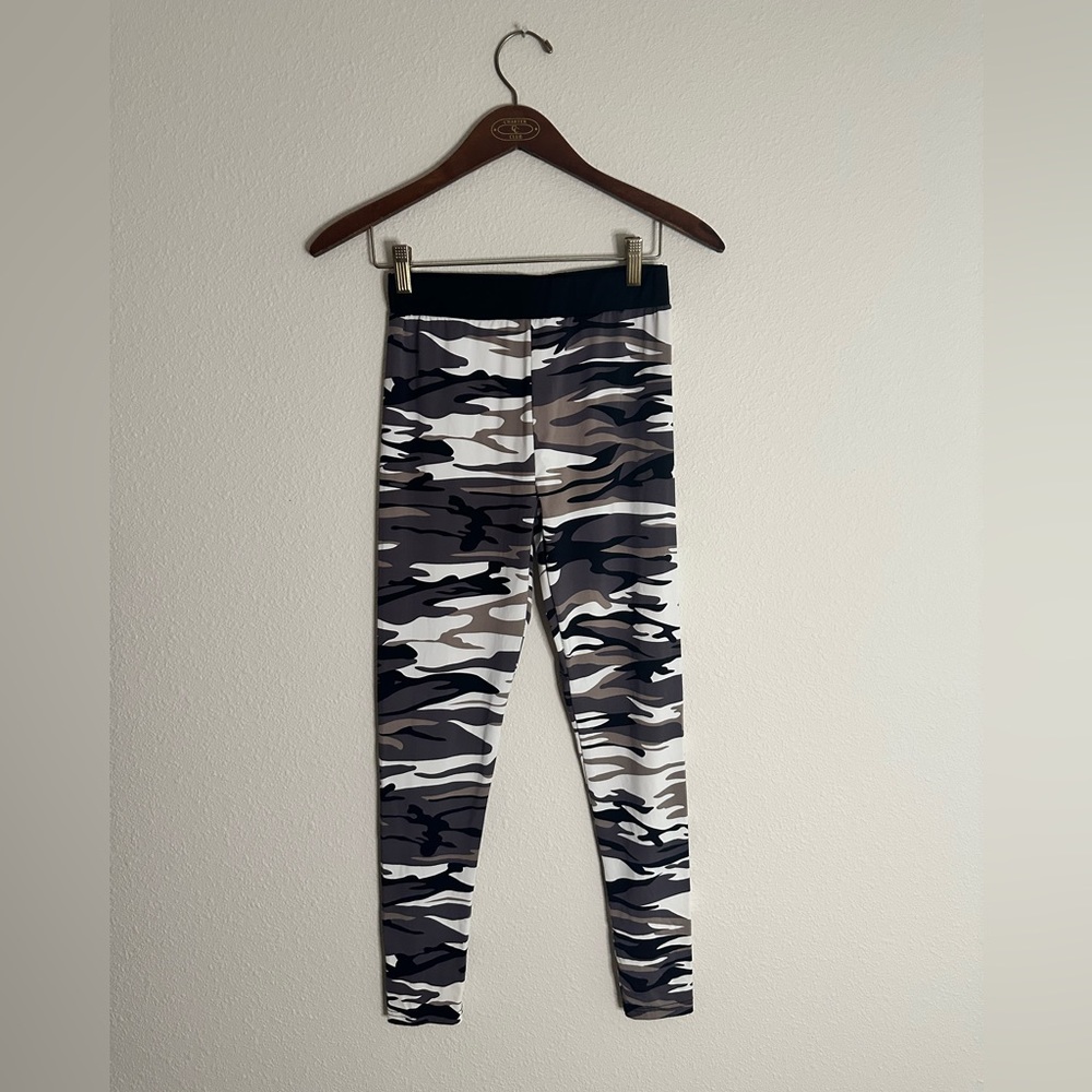 Women’s Camo Leggings